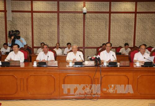 Политбюро ЦК КПВ провело рабочую встречу с парткомом МОБ Вьетнама